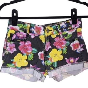 Lei Floral Ashley Low Rise Shorts 🌺 Size 3 (Juniors) 🌸 Fun & Flirty!